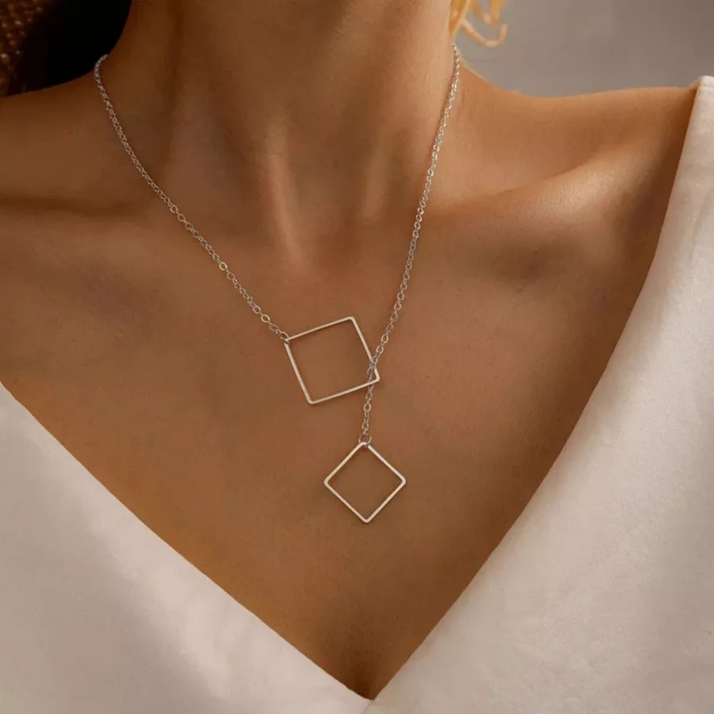 Square pendant necklace. - Picture 2 of 7